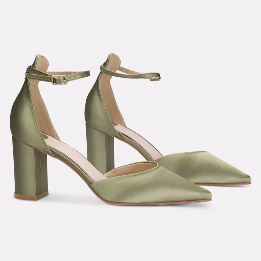 ¿Qué tipo de zapatos lleva Olivia?