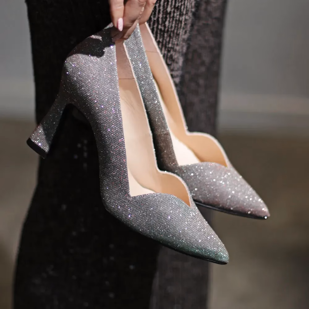 ¿Cuáles son los brillos de la Plata del vestido?