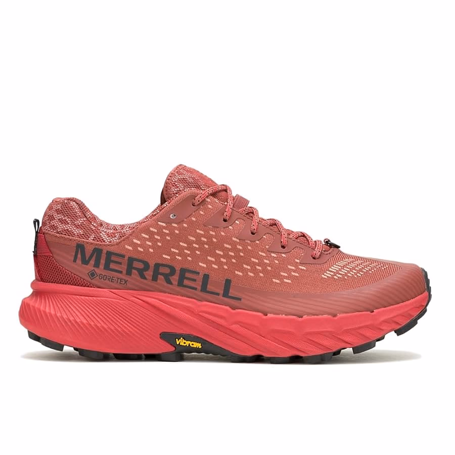 ¿Qué ofrece el sitio web oficial de Merrell?