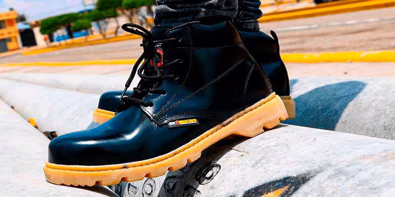 ¿Qué se debe comprobar antes del uso de calzado dieléctrico?