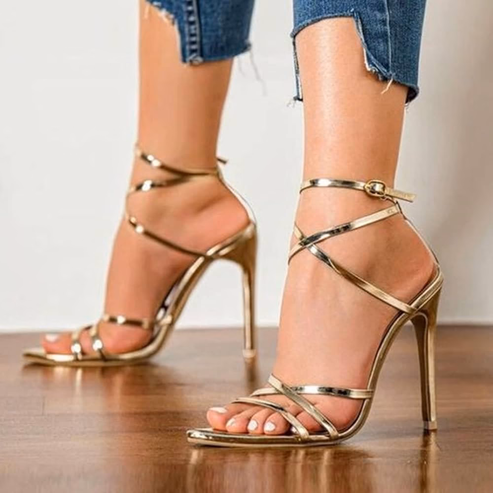 ¿Cuál es el color de los zapatos dorados?