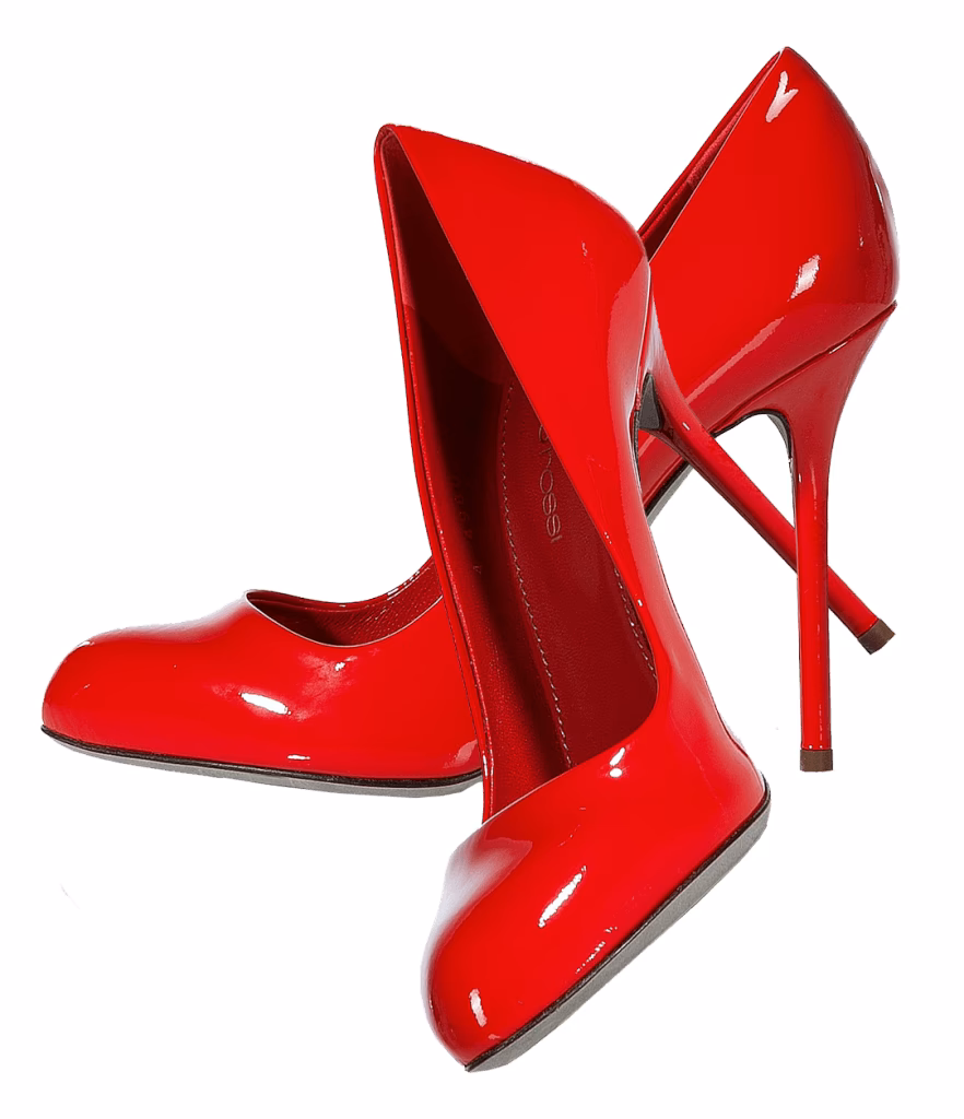 ¿Cómo estilizar la figura con un minivestido con zapatos transparentes?