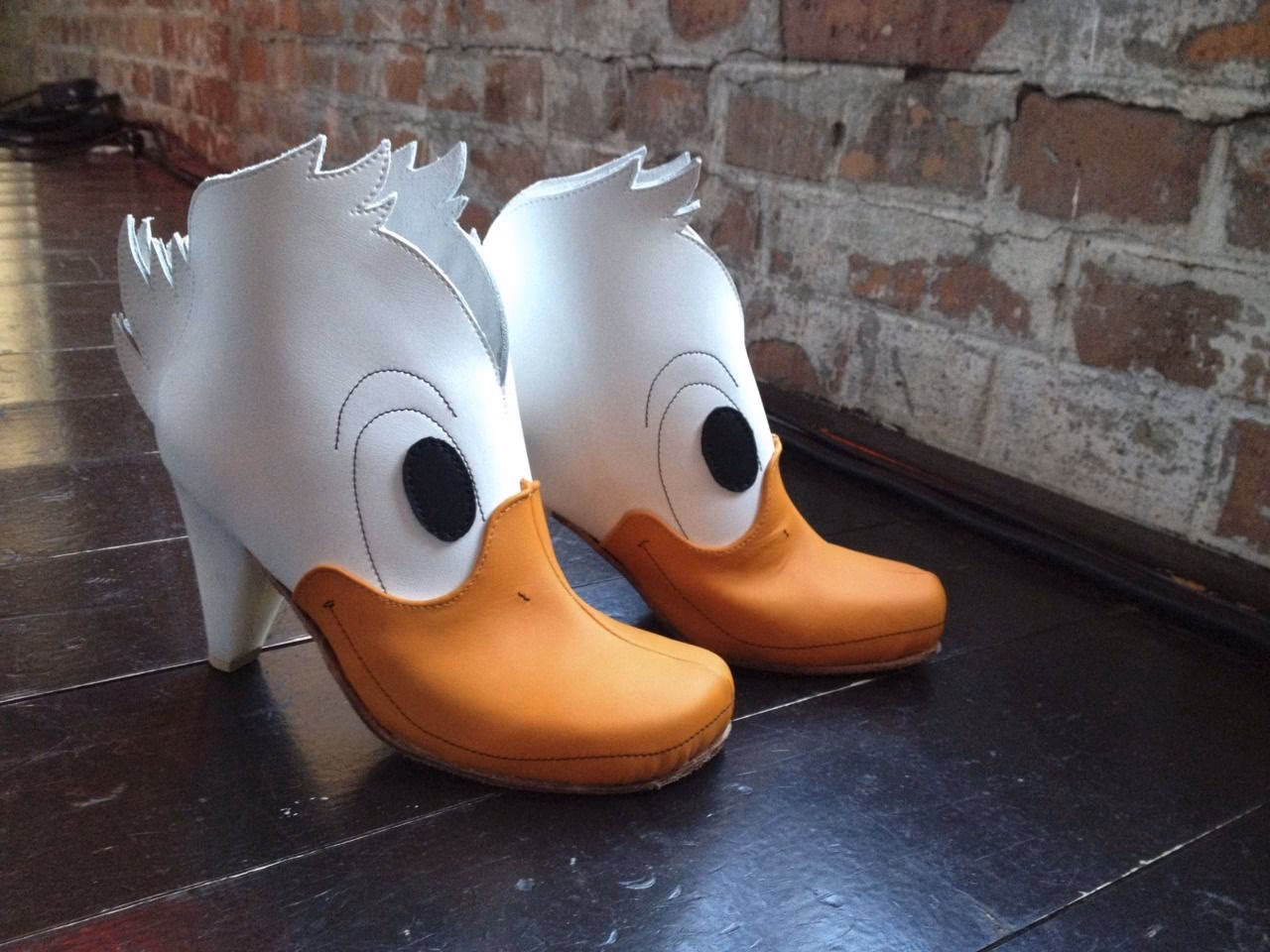 ¿Cómo hacer los graciosos zapatos del payaso?