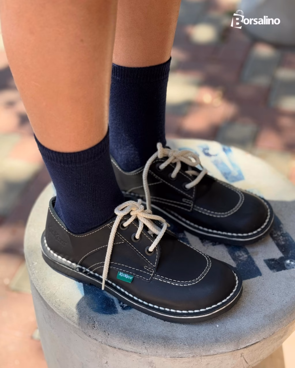 ¿Qué ofrece Kickers para mujeres, hombres y niños?