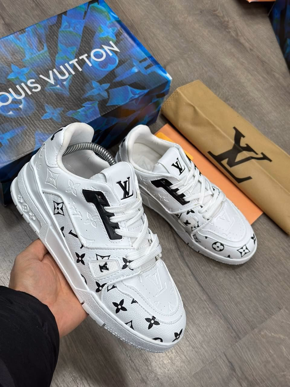 ¿Dónde se pueden comprar las zapatillas de Louis Vuitton?