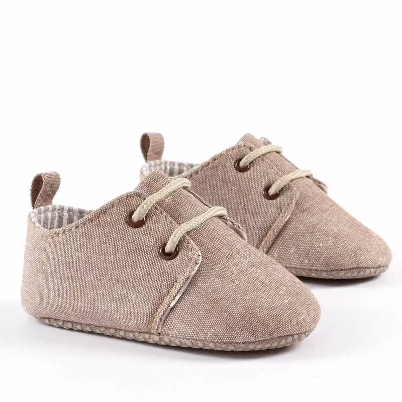 ¿Cómo se llama el bebé de marron?