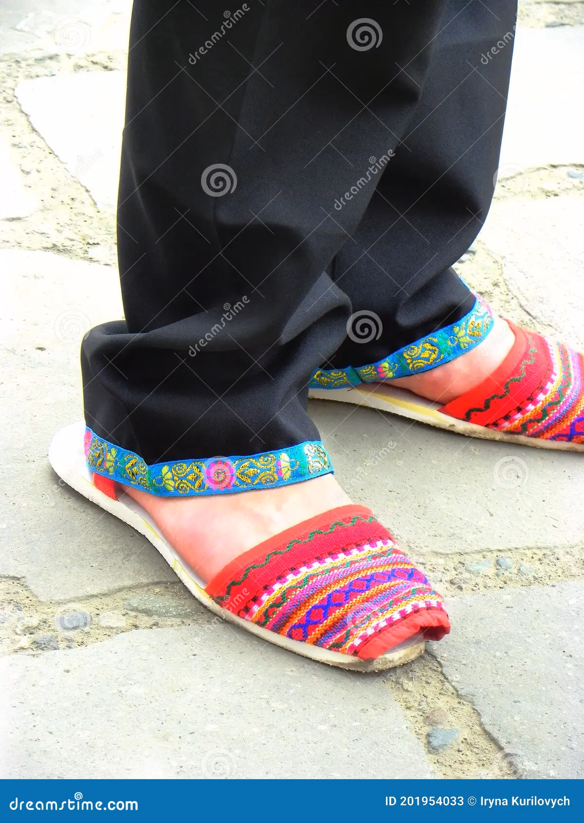 ¿Cuál es la vestimenta de los otavales?