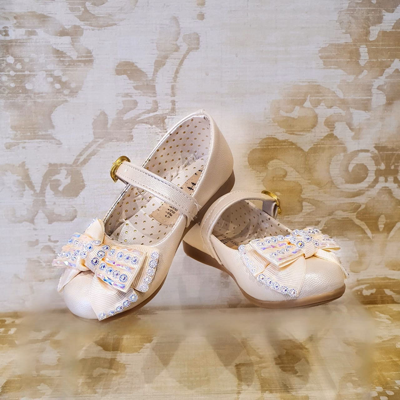 ¿Cómo se distinguían las camisas bordadas para niños?