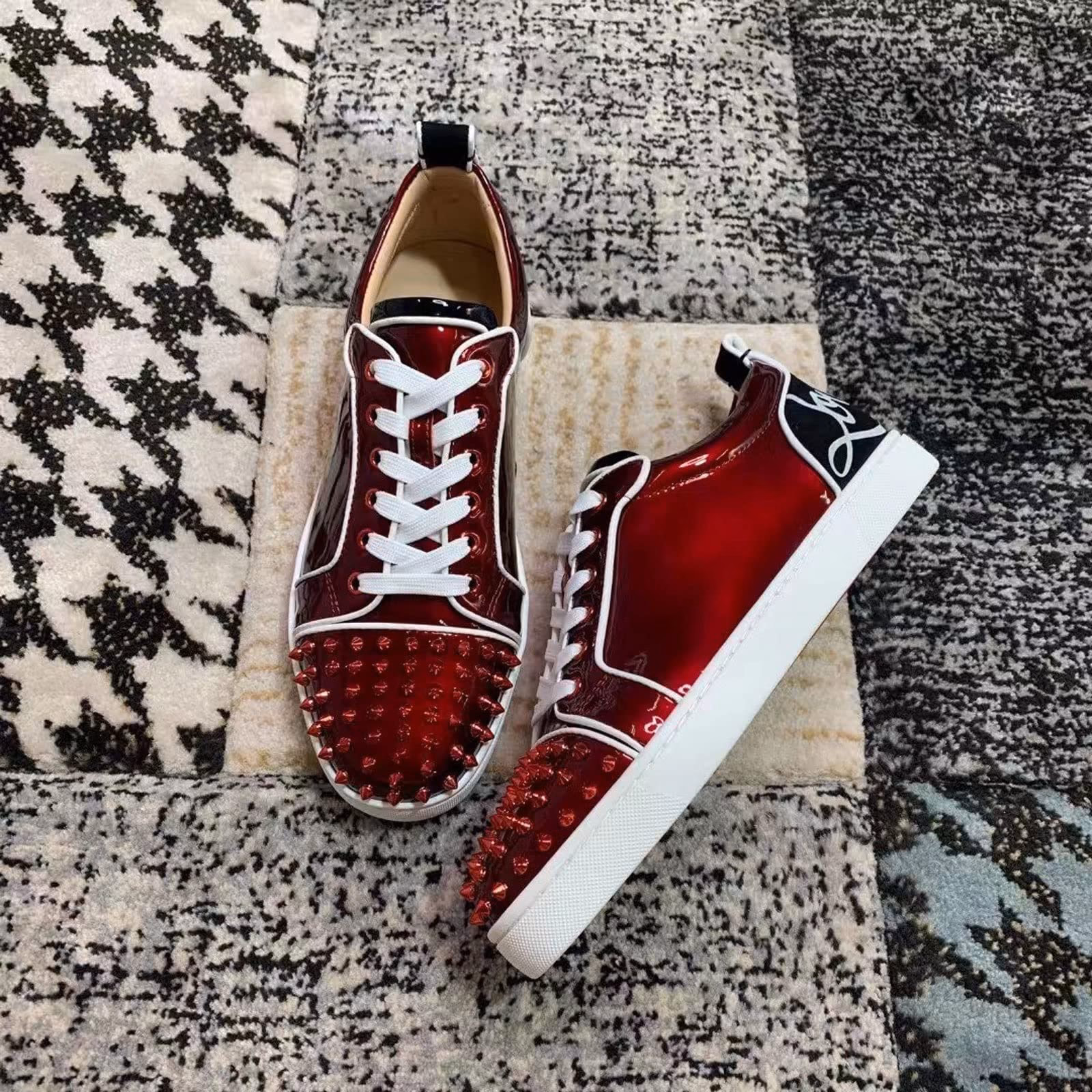 ¿Por qué los zapatos de suela roja son tan caros?