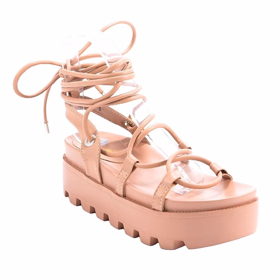 ¿Cómo combinar tu vestido rosa pastel con sandalias altas?