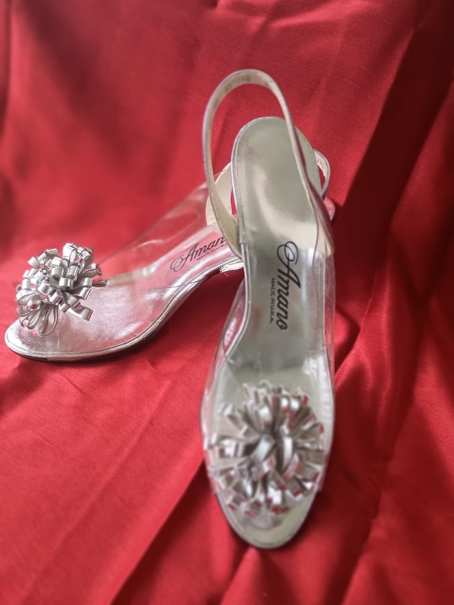 ¿Cuáles son los zapatos que contienen residuos de plástico reciclado?