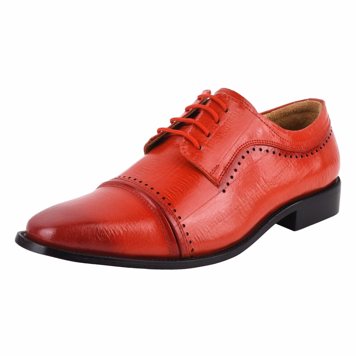 ¿Se pueden encontrar variados zapatos rojos?