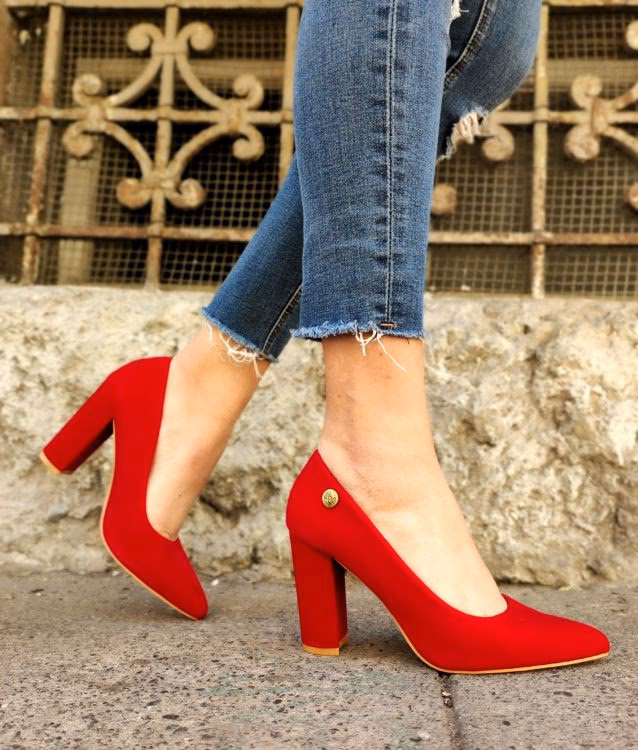 ¿Dónde puedo comprar sandalias de tacón Rojas?
