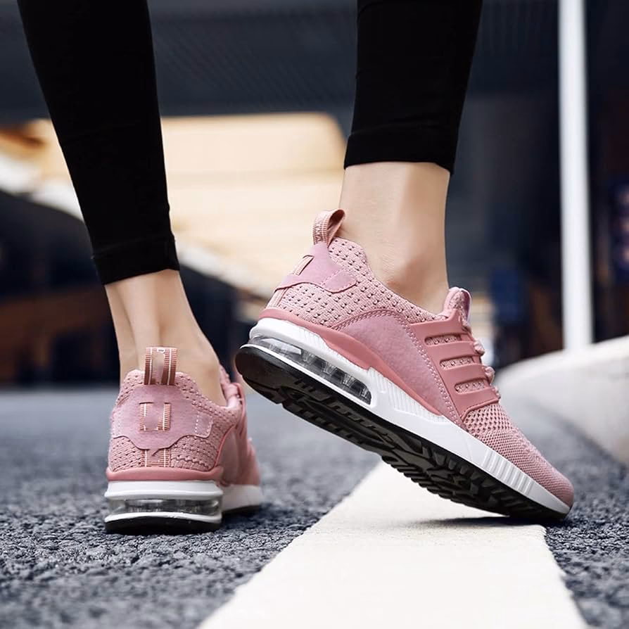 ¿Cómo combinar zapatillas rosas?