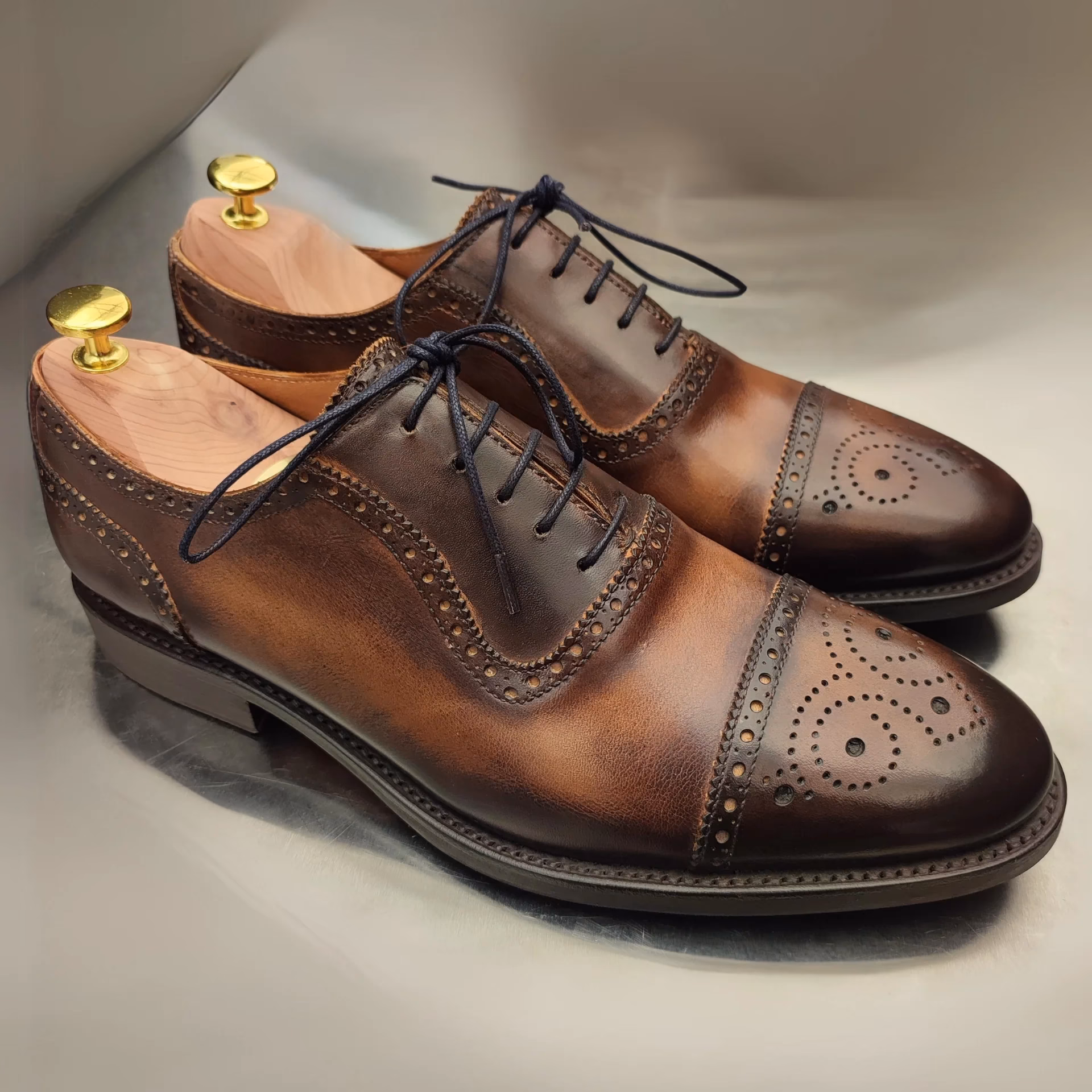 ¿Cuál es la diferencia entre el zapato Oxford y el brogues?