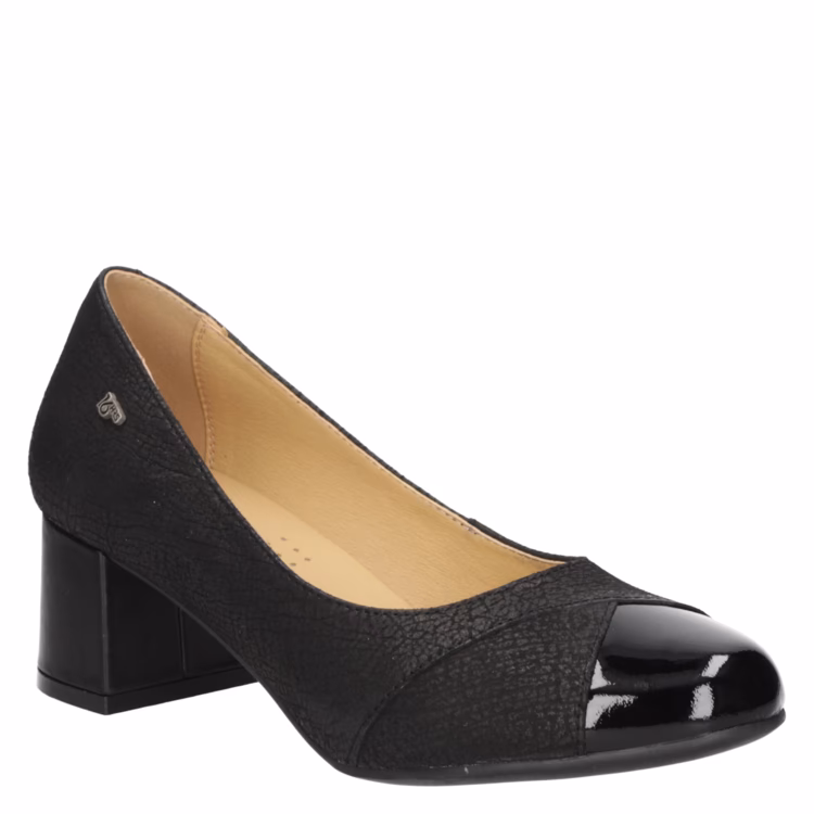 ¿Por qué Atenea no usa zapatos con taco?