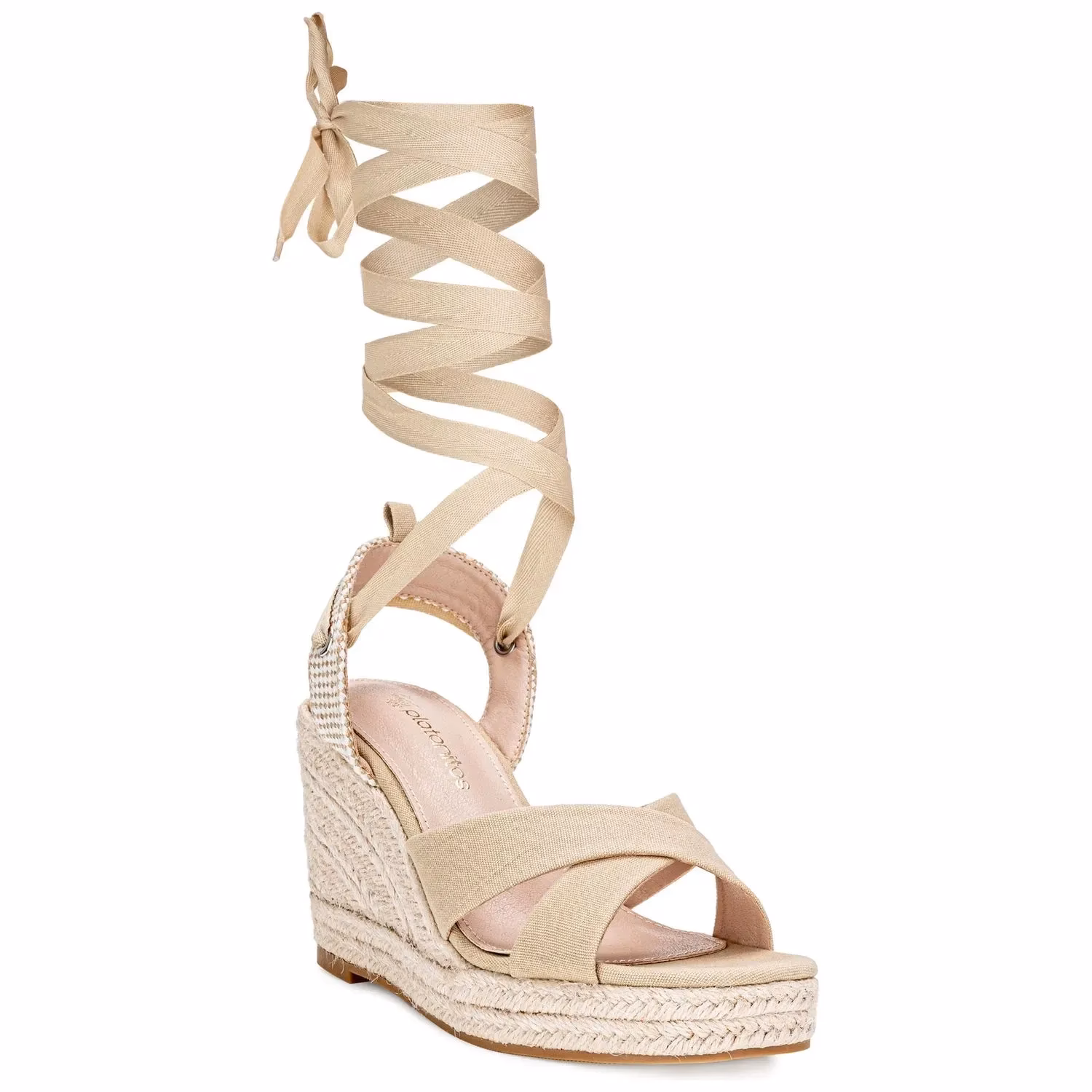 ¿Cómo combinar zapatos de tacón de cuero negros con tu atuendo?