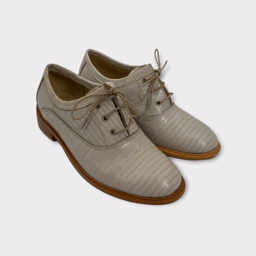 ¿Quién diseñó el vestido de Zoë?